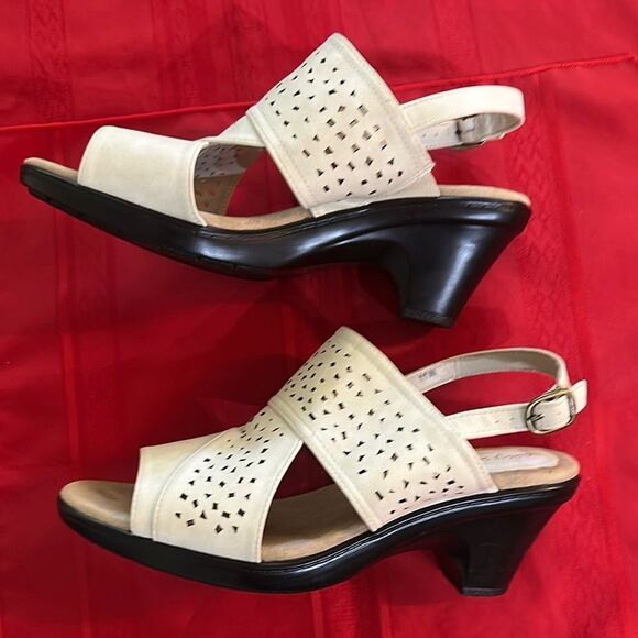 Easy Street White Wedge Sandals with Slingback Size 11 - Picture 5 of 10